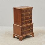 1570 6269 CHEST OF DRAWERS